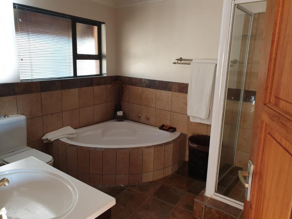 Wag N Bietjie Bush Lodge Heuningneskloof Exteriör bild