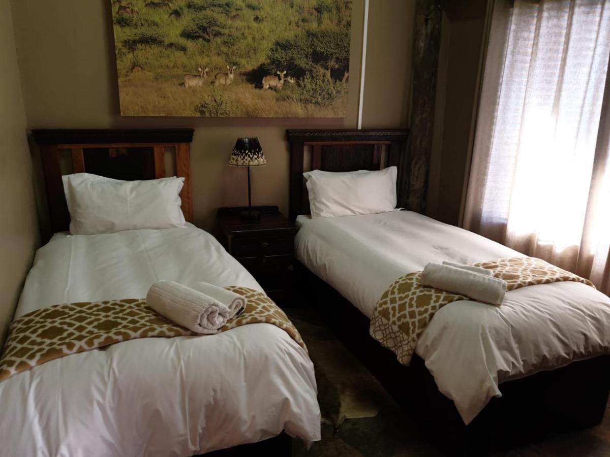 Wag N Bietjie Bush Lodge Heuningneskloof Exteriör bild
